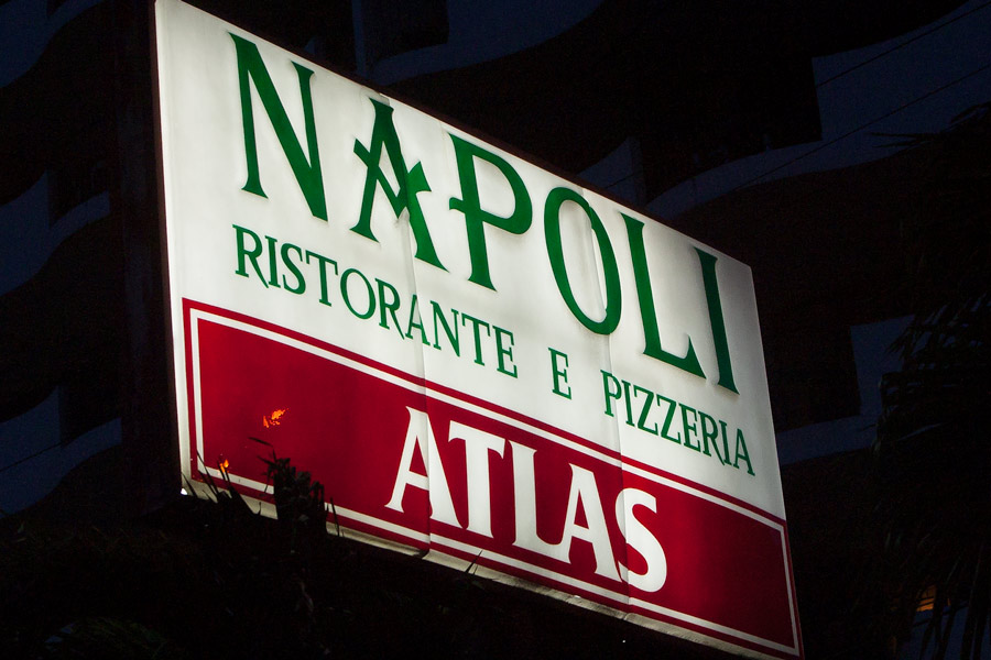 Napoli pizza photo