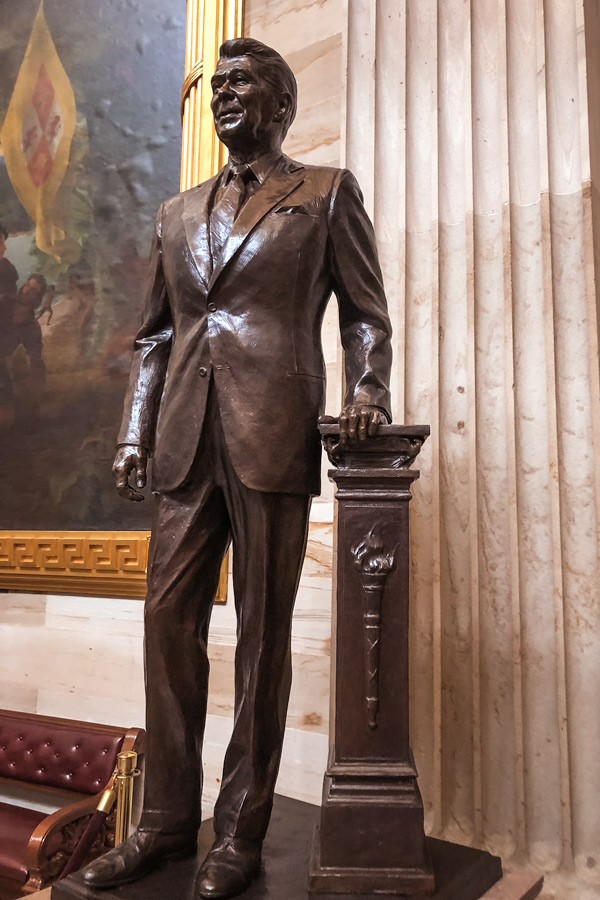 Ronald Reagan statue photo