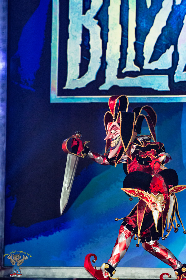 A picture of a Harlequin assassin cosplay at BlizzCon 2015 taken by Batty!