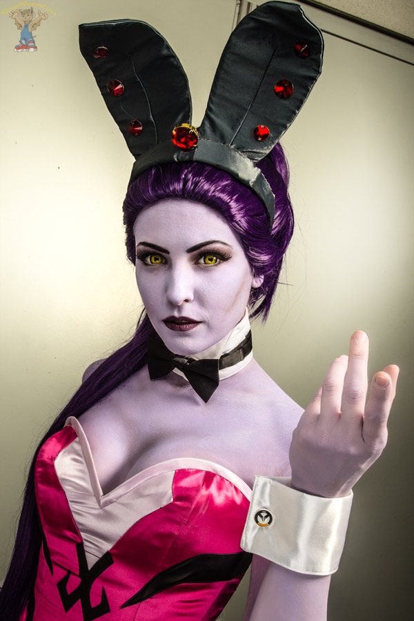 A picture of Widowmaker Bunny cosplay at BlizzCon 2016 taken by Batty!