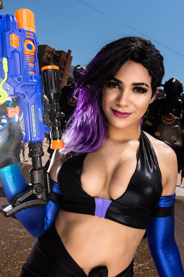 A picture of Sombra cosplay at Colossalcon 2017 taken by Batty!