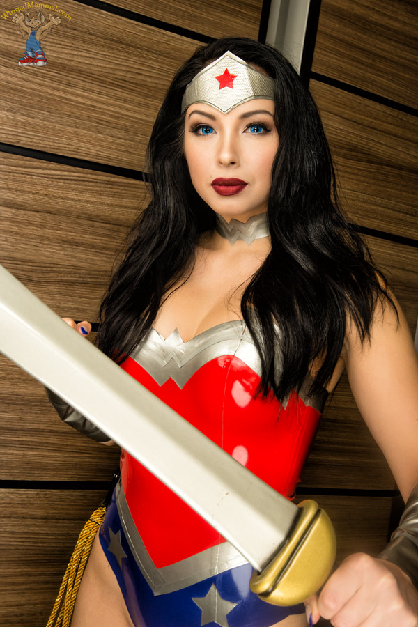 A picture of Wonder Woman cosplay at Dragon Con 2016 taken by Batty!