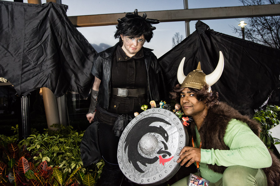 A picture of Hiccup and Toothless cosplay at Katsucon 2016 taken by Batty!